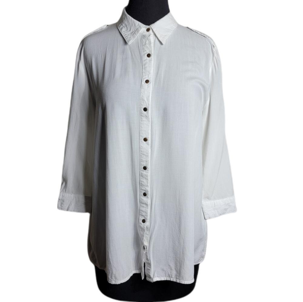 Stem & Vine white snap button shirt size medium 3/4 sleeve collared blouse